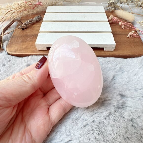 Beautiful Mangano Calcite Palm Stone - Picture 1 of 6